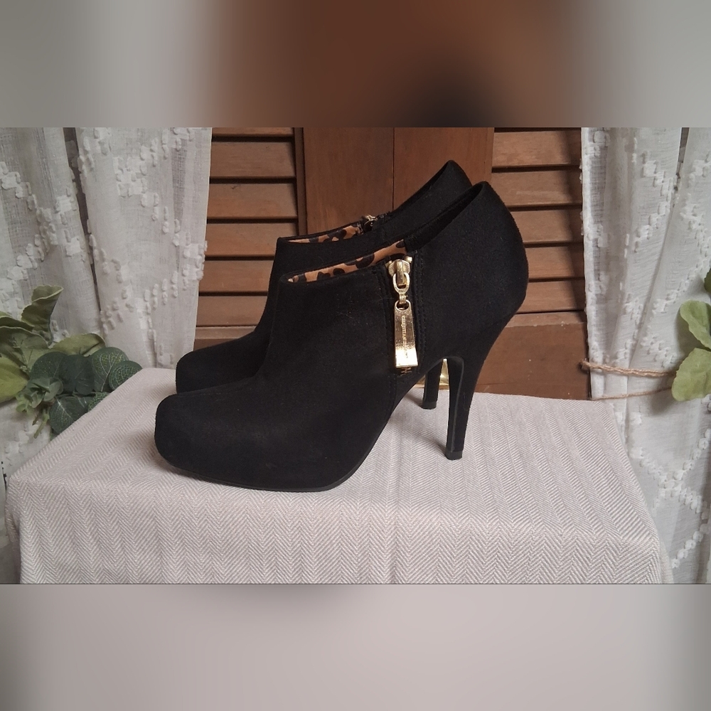Christian Siriano Black SuadeAnkle Boots